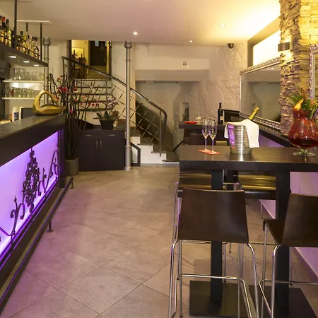 America Отель 3*